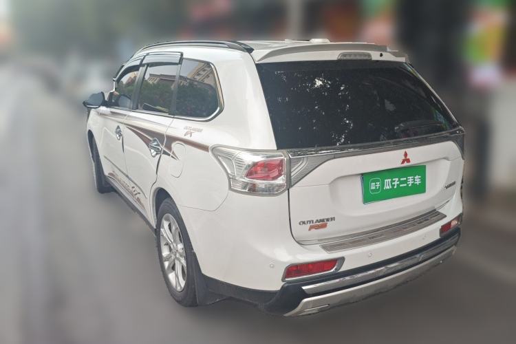Used Mitsubishi Outlander 2013 2.4L 4x4 Luxury Navigation Edition 5 Seats Rear Left 45 Deg