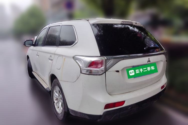 Used Mitsubishi Outlander 2013 2.0L 4x4 Urban Navigation Edition 5 Seats Rear Left 45 Deg