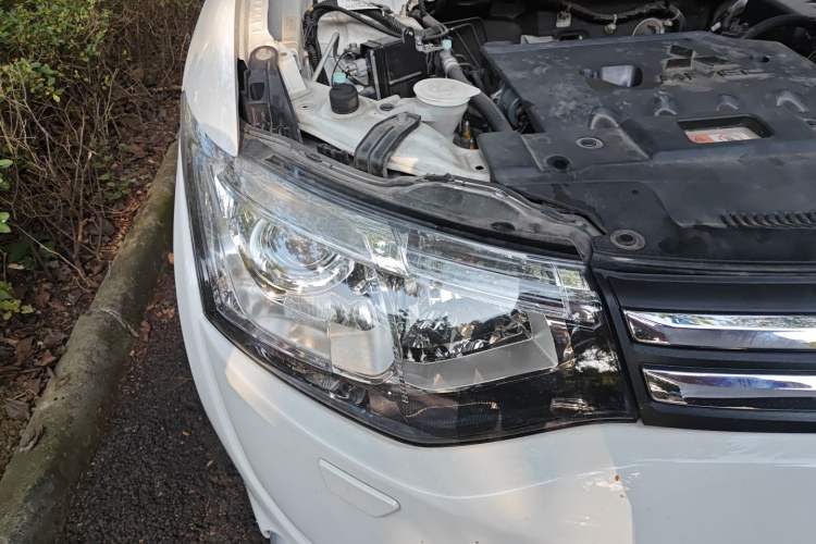 Used Mitsubishi Outlander 2013 2.4L 4x4 Luxury Navigation Edition 5 Seats Right Front Headlight