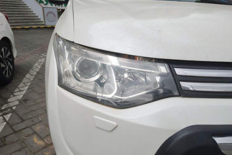 Used Mitsubishi Outlander 2013 2.4L Four-Wheel Drive Luxury Navigation Version 7 Seats Right Front Headlight