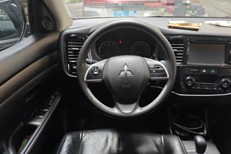 Used Mitsubishi Outlander 2013 2.0L Two-Wheel Drive Sport Navigation Version 5 Seats Steering Wheel
