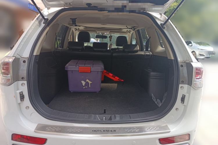 Used Mitsubishi Outlander 2013 2.4L 4x4 Luxury Navigation Edition 5 Seats Trunk