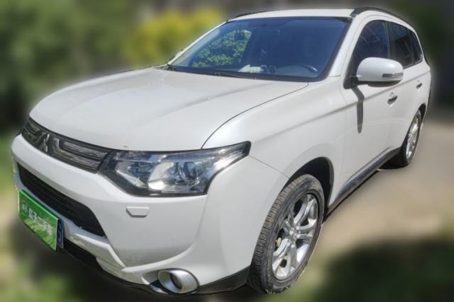 Used Mitsubishi Outlander 2013 2.4L 4x4 Luxury Navigation Edition 5 Seats