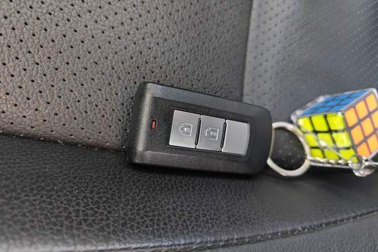 Used Mitsubishi Outlander 2013 2.4L 4x4 Luxury Navigation Edition 5 Seats Vehicle Key