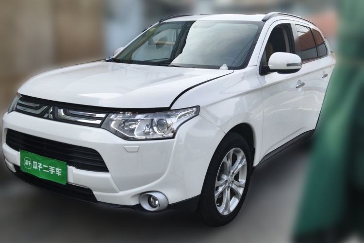 Used Mitsubishi Outlander 2013 2.4L 4x4 Luxury Navigation Edition 5 Seats Guazi used car, China used car export, Used car for sale, Used cars, Cheapest cars for sale