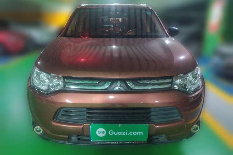 Used Mitsubishi Outlander 2013 2.0L Two-Wheel Drive Sport Navigation Version 5 Seats Front