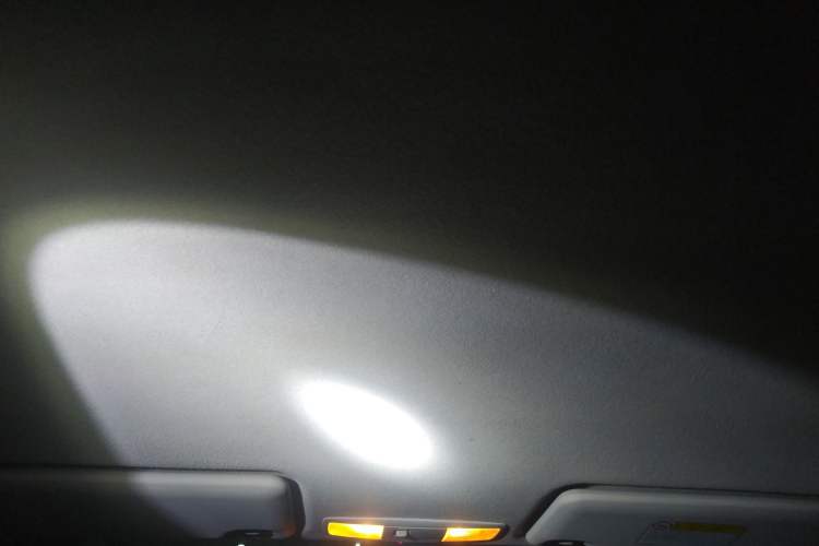 Used Mitsubishi Outlander 2013 2.0L Two-Wheel Drive Sport Navigation Version 5 Seats Headliner