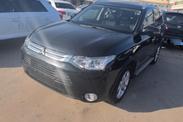 Used Mitsubishi Outlander 2014 2.4L 4x4 Deluxe Value Edition 5 Seats