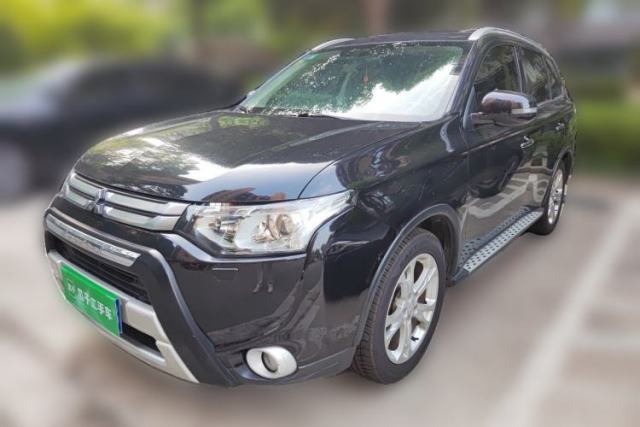 Used Mitsubishi Outlander 2014 2.4L 4x4 Deluxe Value Edition 7 Seats