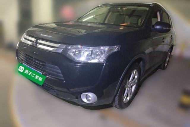Mitsubishi Outlander 2014 2.4L 4x4 Deluxe Value Edition 5 Seats usata
