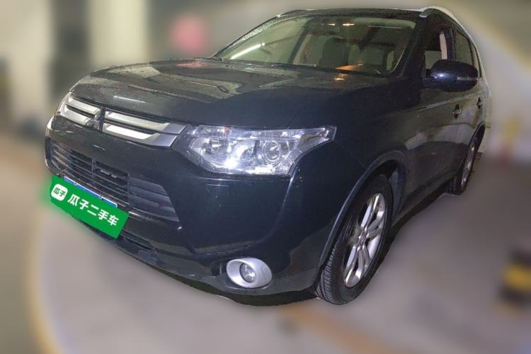 Mitsubishi Outlander 2014 2.4L 4x4 Deluxe Value Edition 5 Seats usata Guazi used car, China used car export, Used car for sale, Used cars, Cheapest cars for sale