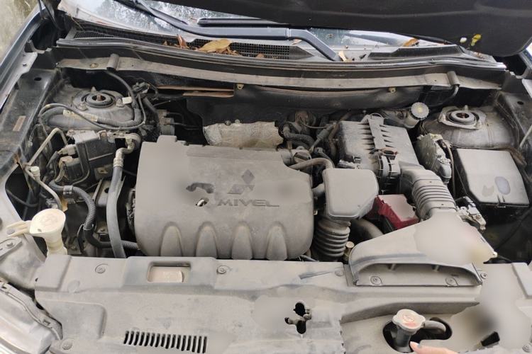 Used Mitsubishi Outlander 2014 2.4L 4x4 Deluxe Value Edition 5 Seats Engine Bay