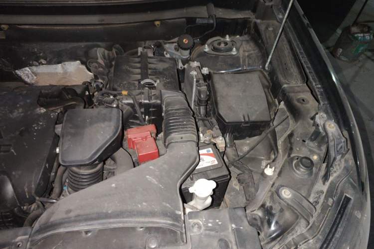 Used Mitsubishi Outlander 2014 2.4L 4x4 Deluxe Value Edition 7 Seats Engine Bay Left