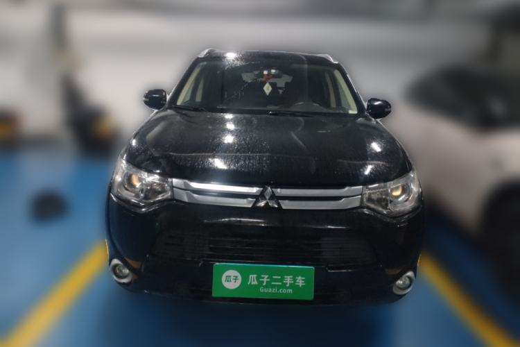 Used Mitsubishi Outlander 2014 2.4L 4x4 Deluxe Value Edition 5 Seats Exterior 1