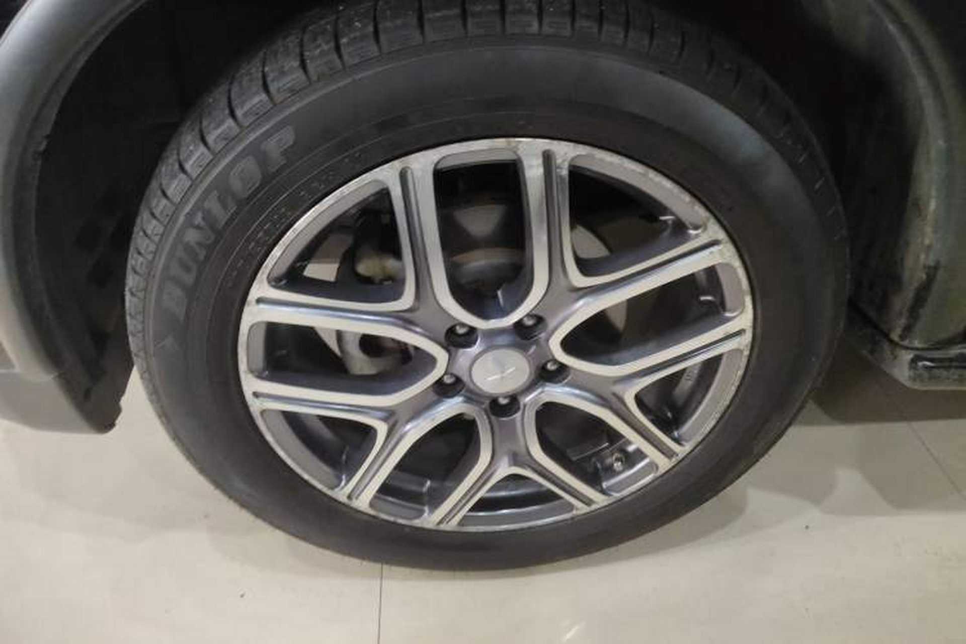 Used Mitsubishi Outlander 2014 2.4L 4x4 Deluxe Value Edition 7 Seats Exterior 4
