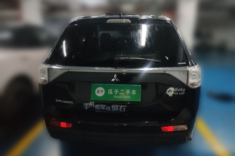Used Mitsubishi Outlander 2014 2.4L 4x4 Deluxe Value Edition 5 Seats Exterior 4