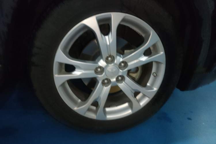 Used Mitsubishi Outlander 2014 2.4L 4x4 Deluxe Value Edition 5 Seats Exterior 7
