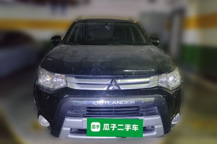 Used Mitsubishi Outlander 2014 2.4L 4x4 Deluxe Value Edition 7 Seats Front