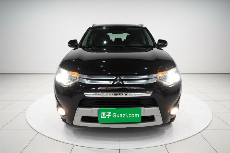 Used Mitsubishi Outlander 2014 2.4L 4x4 Deluxe Value Edition 7 Seats Front