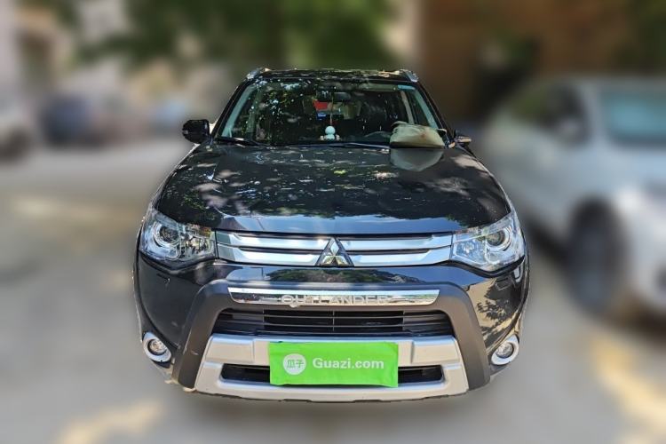 Used Mitsubishi Outlander 2014 2.4L 4x4 Deluxe Value Edition 5 Seats Front