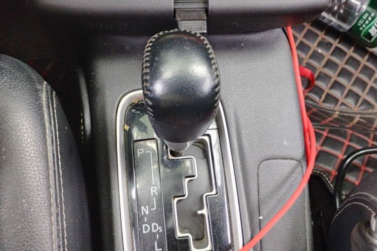 Used Mitsubishi Outlander 2014 2.4L 4x4 Deluxe Value Edition 5 Seats Gear Lever
