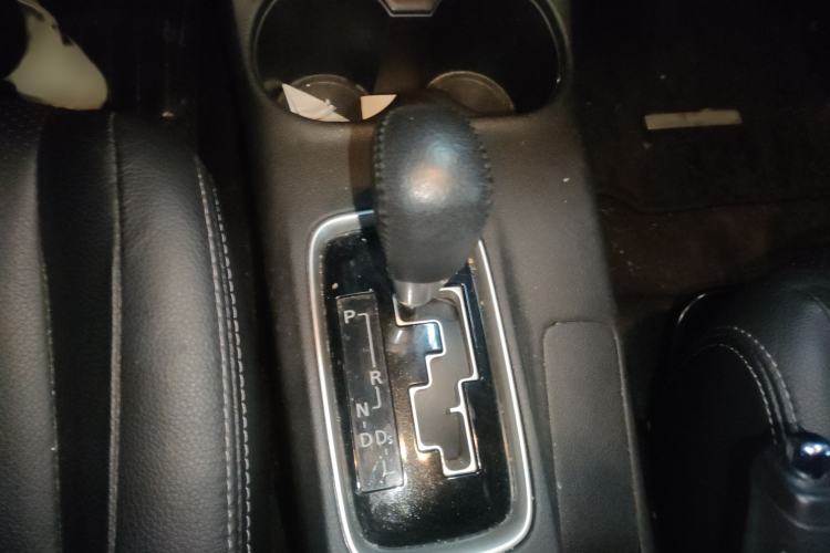 Used Mitsubishi Outlander 2014 2.4L 4x4 Deluxe Value Edition 5 Seats Gear Lever