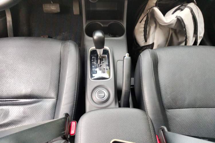 Used Mitsubishi Outlander 2014 2.4L 4x4 Deluxe Value Edition 7 Seats Gear Lever