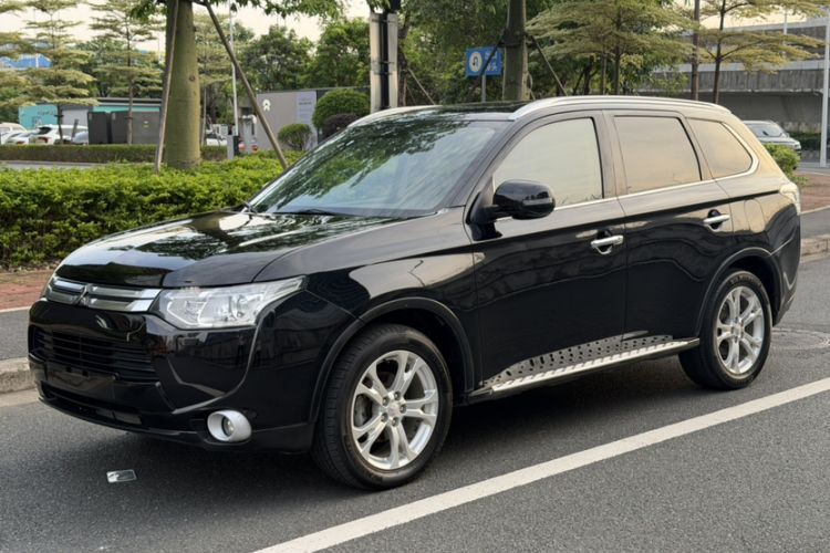 Used Mitsubishi Outlander 2014 2.4L 4x4 Deluxe Value Edition 5 Seats Guazi used car, China used car export, Used car for sale, Used  cars, Cheapest cars for sale