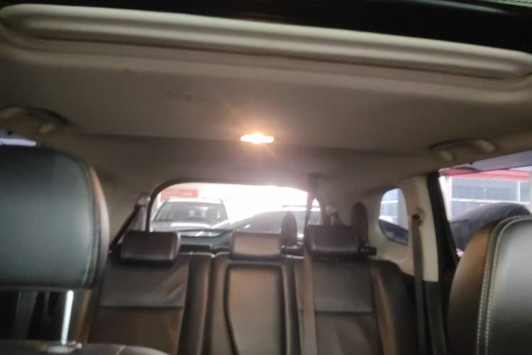 Used Mitsubishi Outlander 2014 2.4L 4x4 Deluxe Value Edition 7 Seats Headliner