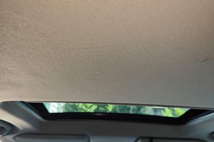 Used Mitsubishi Outlander 2014 2.4L 4x4 Deluxe Value Edition 5 Seats Headliner