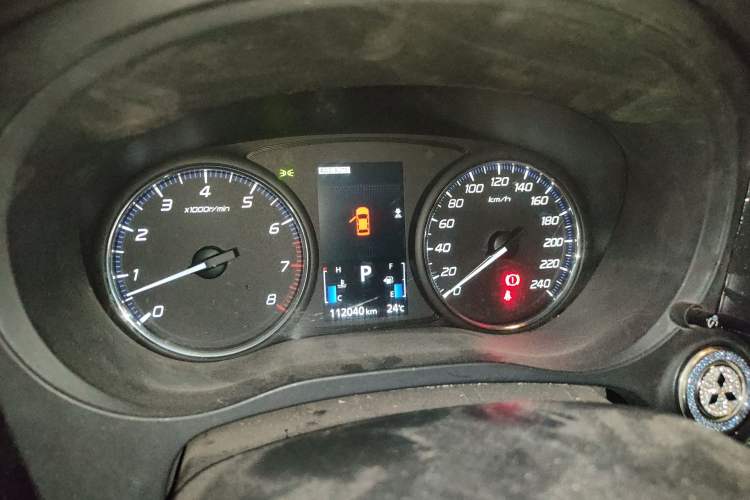 Used Mitsubishi Outlander 2014 2.4L 4x4 Deluxe Value Edition 7 Seats Instrument Cluster