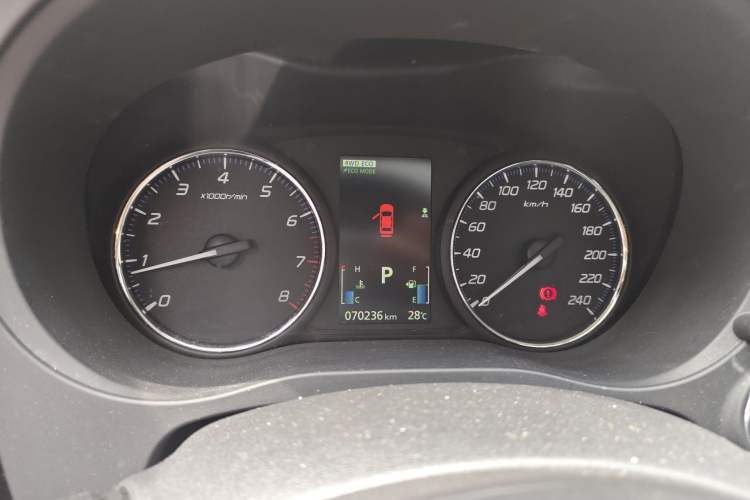 Used Mitsubishi Outlander 2014 2.4L 4x4 Deluxe Value Edition 7 Seats Instrument Cluster