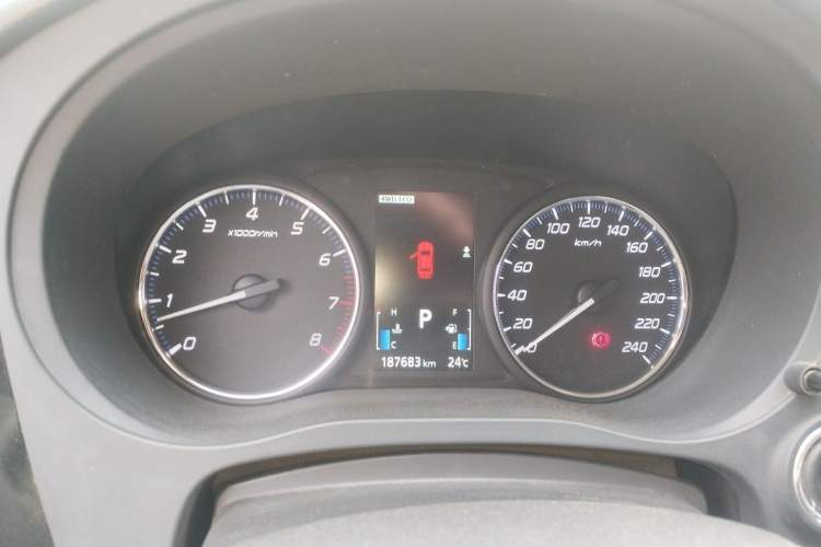 Used Mitsubishi Outlander 2014 2.4L 4x4 Deluxe Value Edition 5 Seats Instrument Cluster