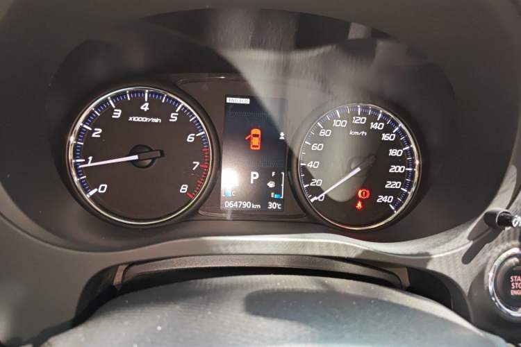 Used Mitsubishi Outlander 2014 2.4L 4x4 Deluxe Value Edition 5 Seats Instrument Cluster