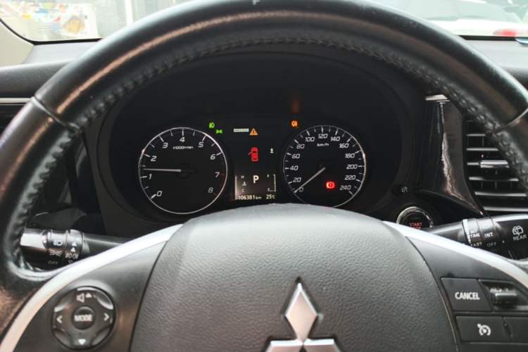 Used Mitsubishi Outlander 2014 2.4L 4x4 Deluxe Value Edition 5 Seats Instrument Cluster