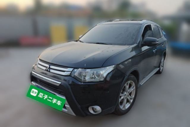 Used Mitsubishi Outlander 2014 2.4L 4x4 Deluxe Value Edition 7 Seats