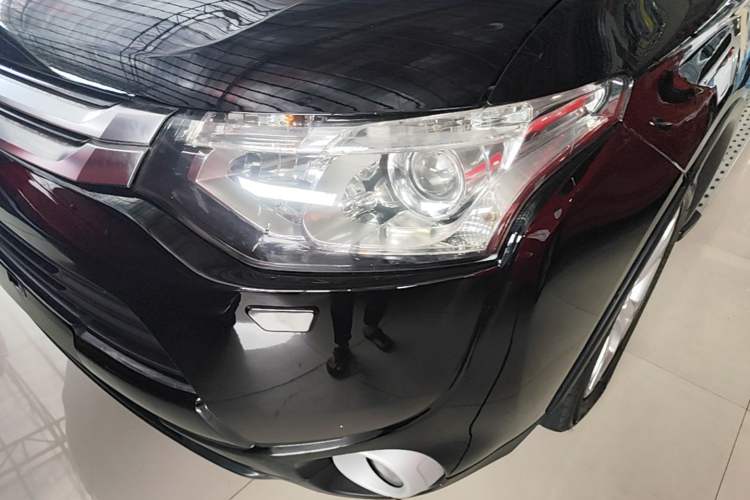 Used Mitsubishi Outlander 2014 2.4L 4x4 Deluxe Value Edition 5 Seats Left Front Headlight
