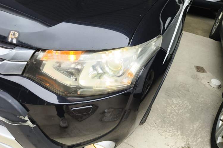 Used Mitsubishi Outlander 2014 2.4L 4x4 Deluxe Value Edition 5 Seats Left Front Headlight