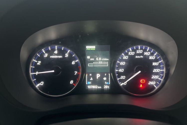 Used Mitsubishi Outlander 2014 2.4L 4x4 Deluxe Value Edition 7 Seats Odometer Close Up