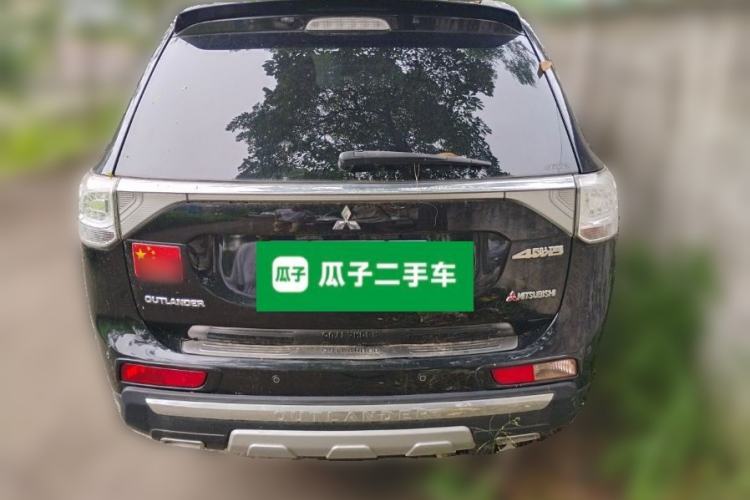 Used Mitsubishi Outlander 2014 2.4L 4x4 Deluxe Value Edition 5 Seats Rear