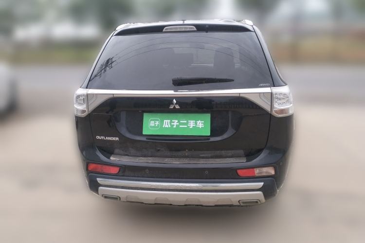 Used Mitsubishi Outlander 2014 2.4L 4x4 Deluxe Value Edition 5 Seats Rear