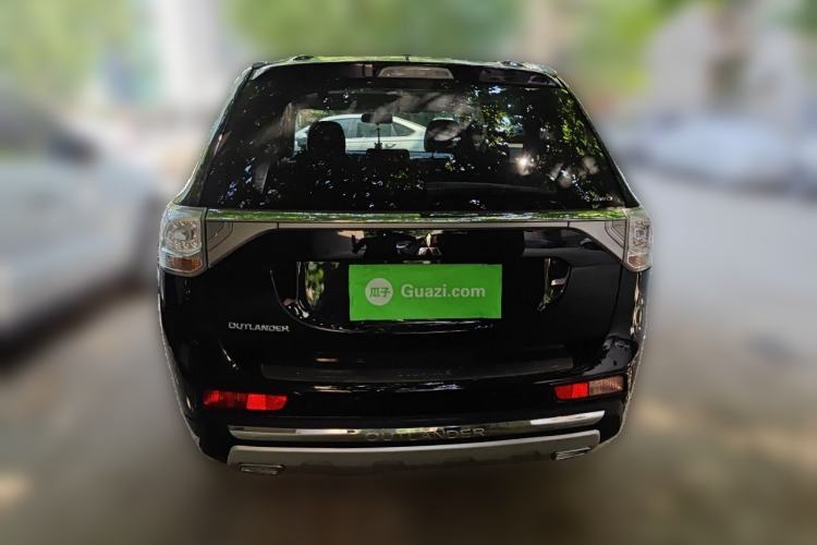 Used Mitsubishi Outlander 2014 2.4L 4x4 Deluxe Value Edition 5 Seats Rear