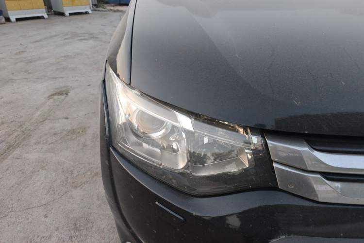 Used Mitsubishi Outlander 2014 2.4L 4x4 Deluxe Value Edition 7 Seats Right Front Headlight