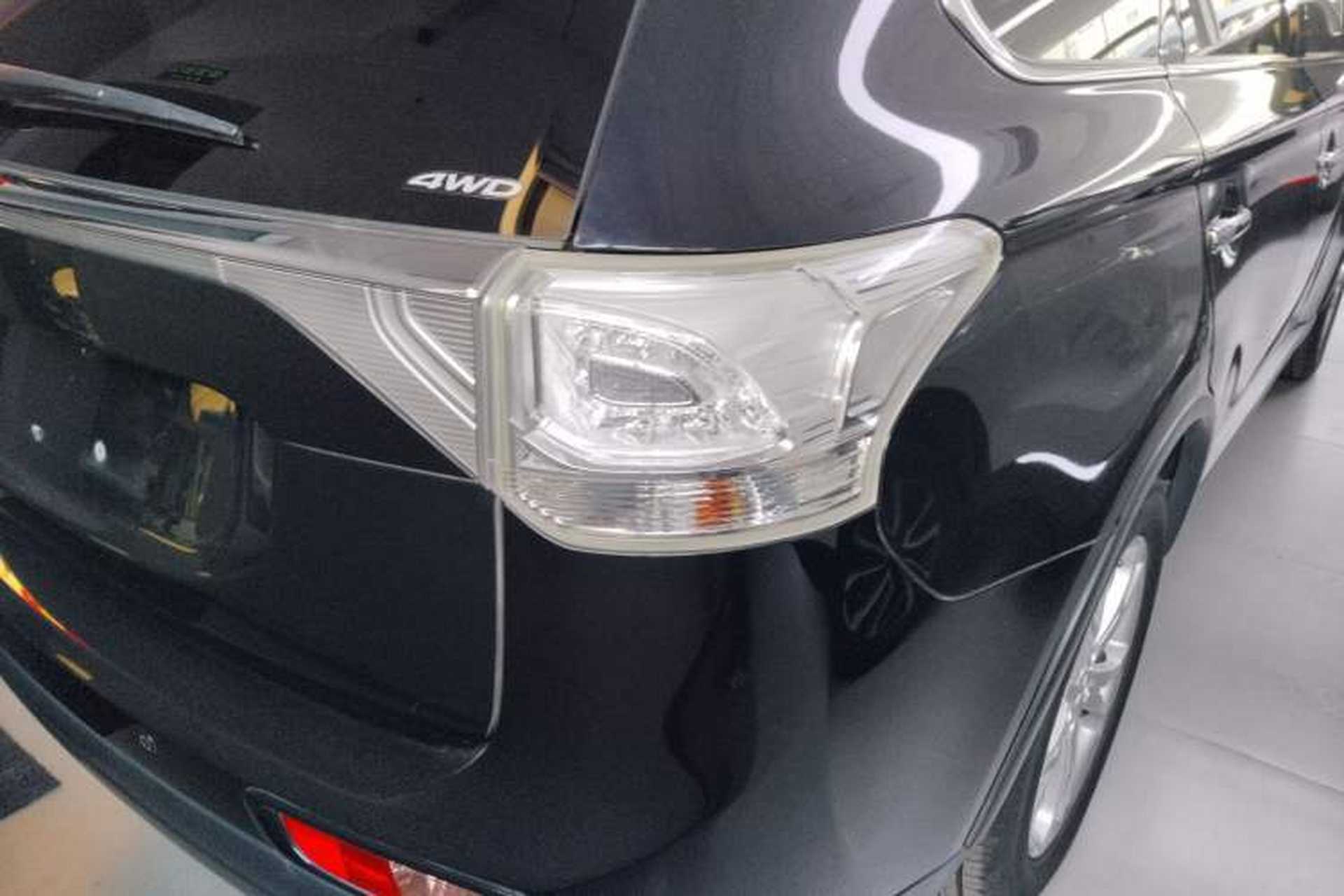 Used Mitsubishi Outlander 2014 2.4L 4x4 Deluxe Value Edition 5 Seats Right Rear Taillight