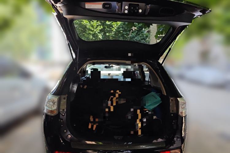 Used Mitsubishi Outlander 2014 2.4L 4x4 Deluxe Value Edition 5 Seats Trunk