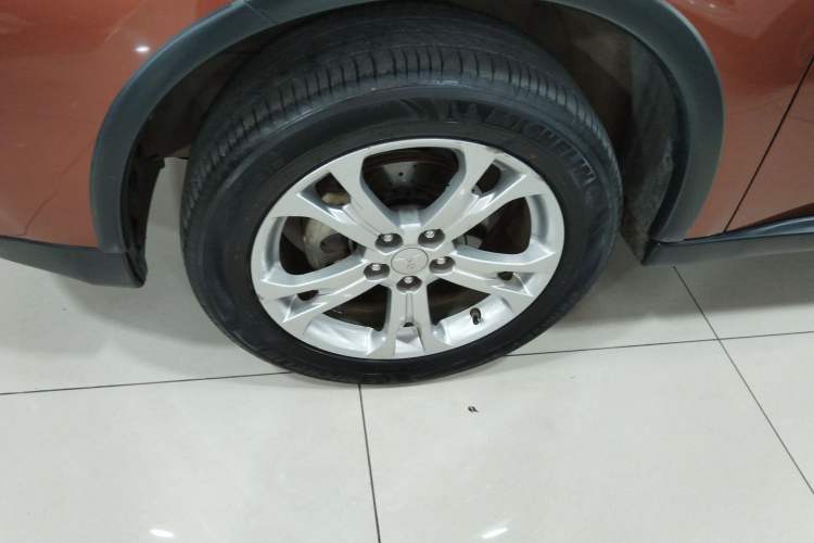 Used Mitsubishi Outlander 2014 2.4L 4x4 Deluxe Value Edition 5 Seats Exterior 1