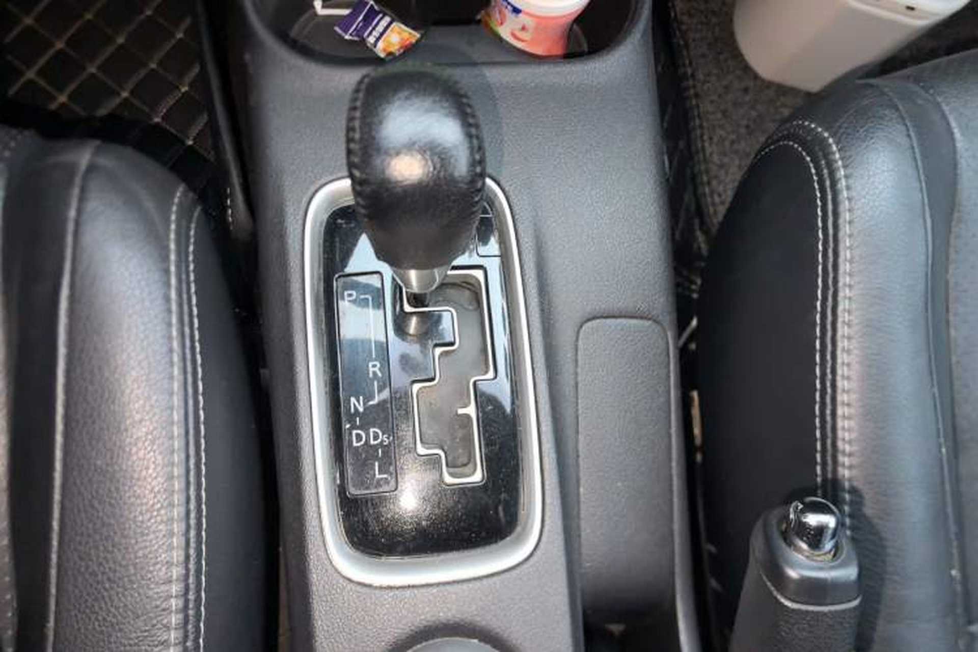 Used Mitsubishi Outlander 2014 2.4L 4x4 Deluxe Value Edition 5 Seats Gear Lever