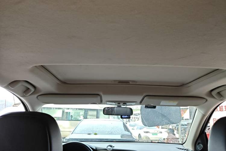 Used Mitsubishi Outlander 2014 2.4L 4x4 Deluxe Value Edition 5 Seats Headliner