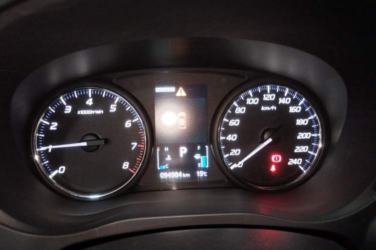 Used Mitsubishi Outlander 2014 2.4L 4x4 Deluxe Value Edition 5 Seats Instrument Cluster