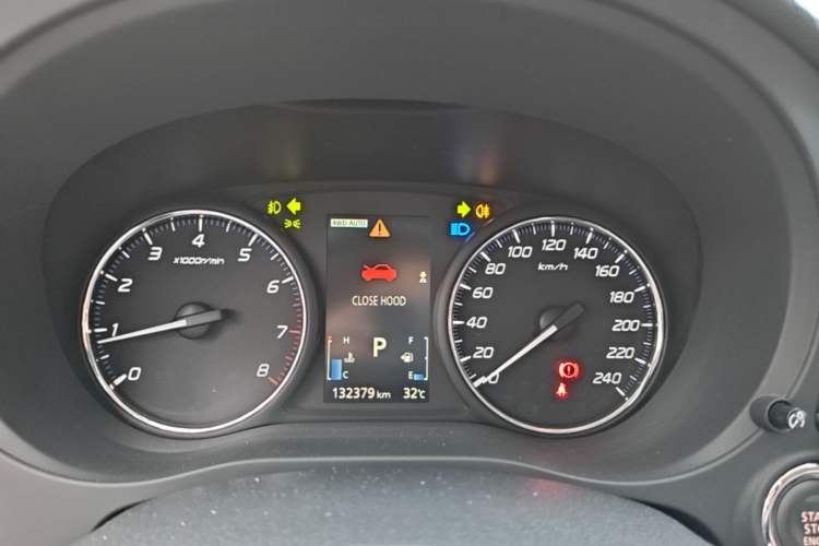 Used Mitsubishi Outlander 2014 2.4L 4x4 Deluxe Value Edition 5 Seats Instrument Cluster